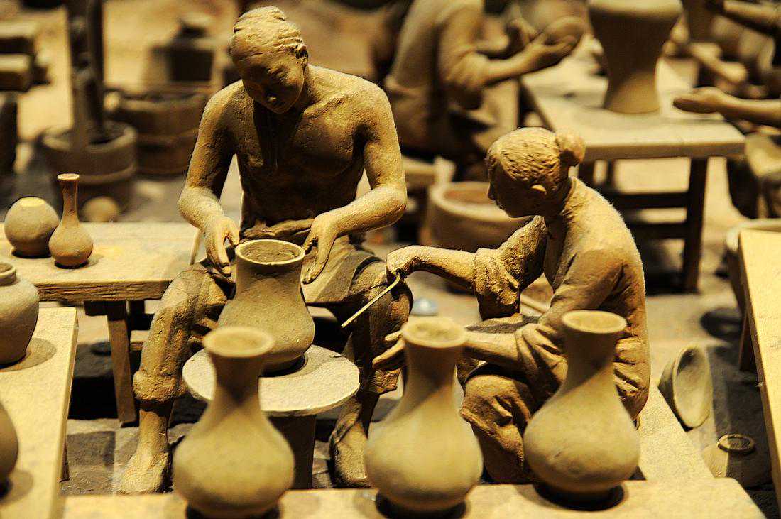 瓷器中的“白富美”——白釉转心瓶