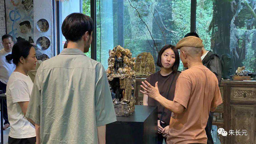 被发现后，舒适又会断送有前途的画家