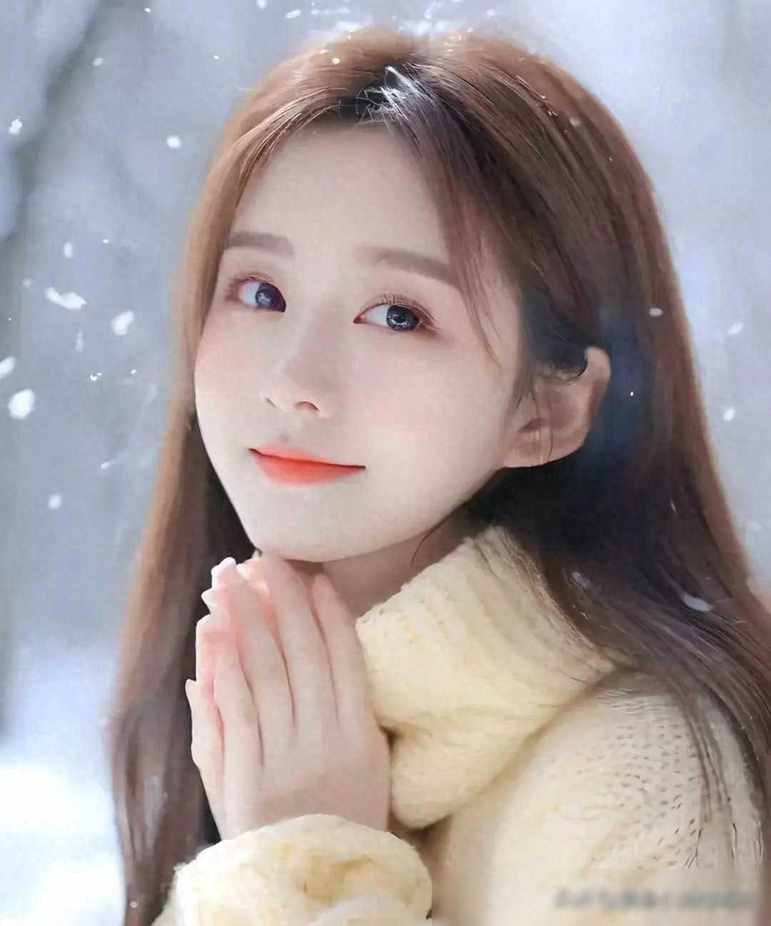 堂哥的订婚宴上，大伯和大伯母喜笑颜开，只因儿媳妇是位校长千金