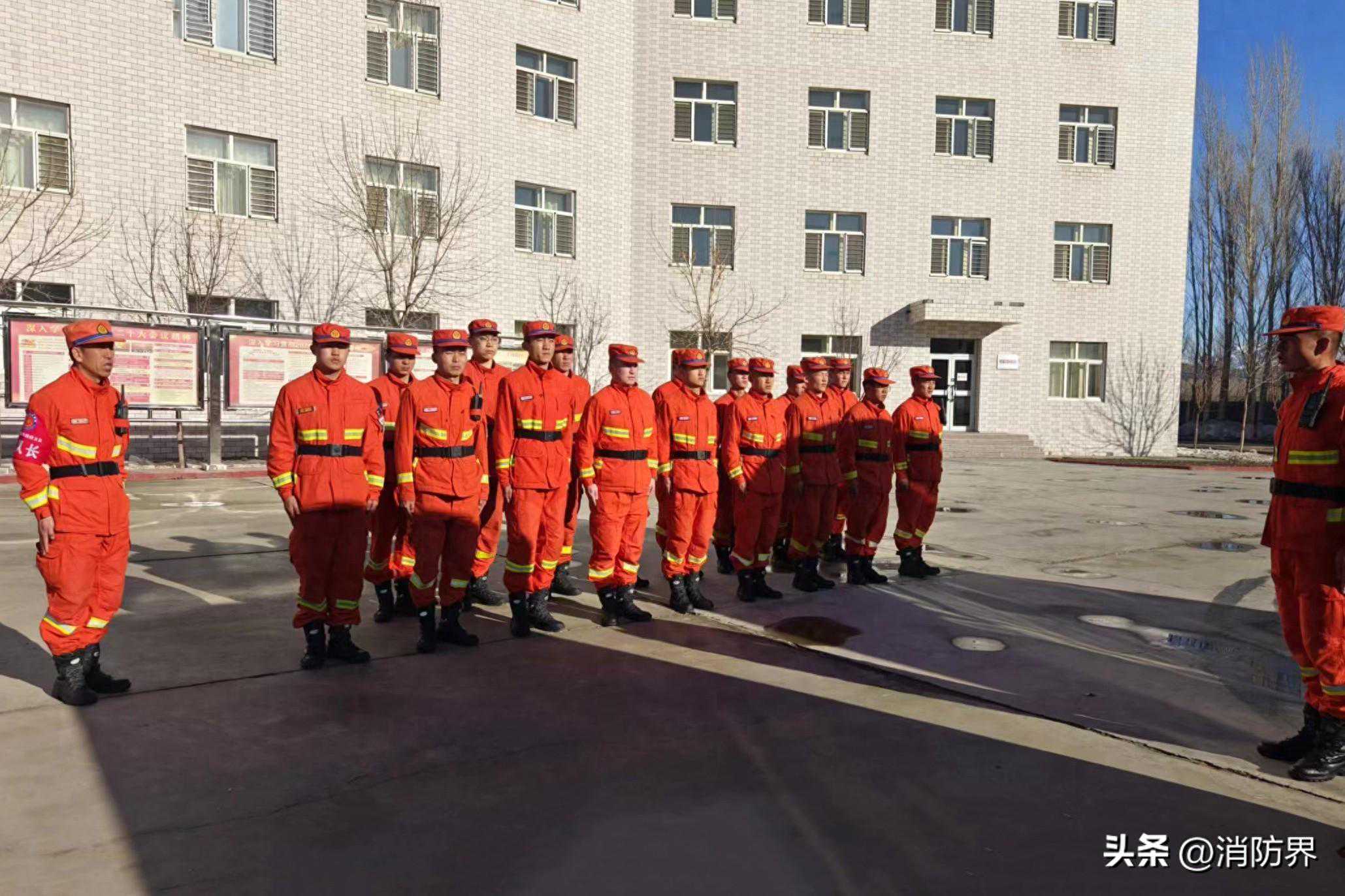 行走在“北疆最大湿地”中的“橙色守护者”