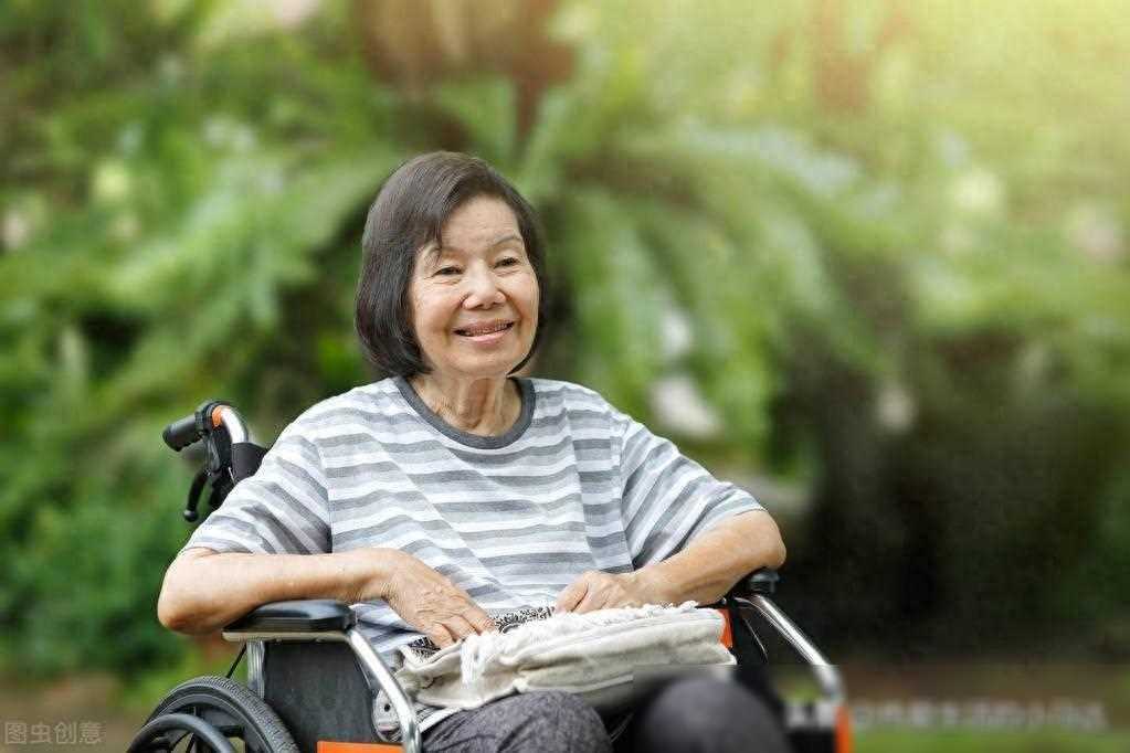 我65岁，在儿子家养老两年很幸福，但过完这个端午我却要去养老