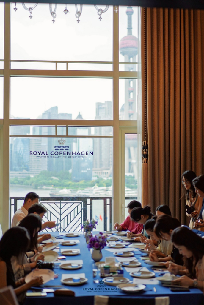 品鉴奢华名瓷，见证手绘传奇