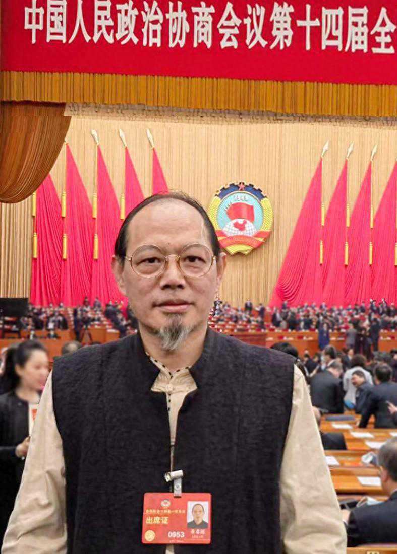 董希源委员热议政府报告：立德树人 培根铸魂