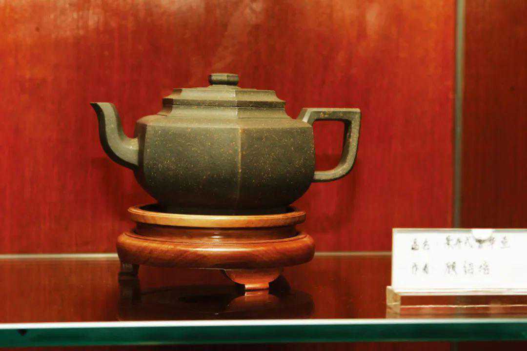 紫砂大师顾绍培