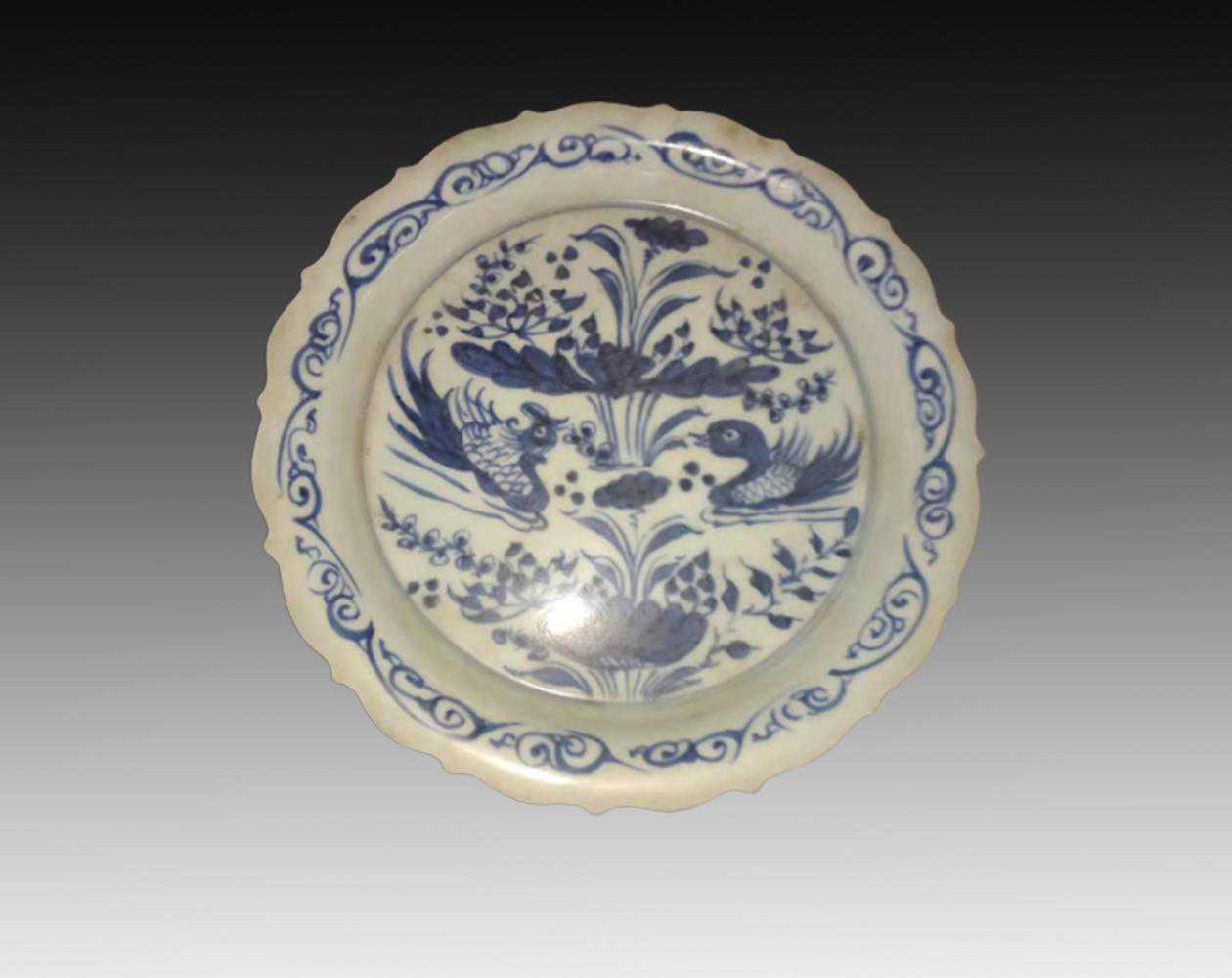 元青花鸳鸯莲花纹盘