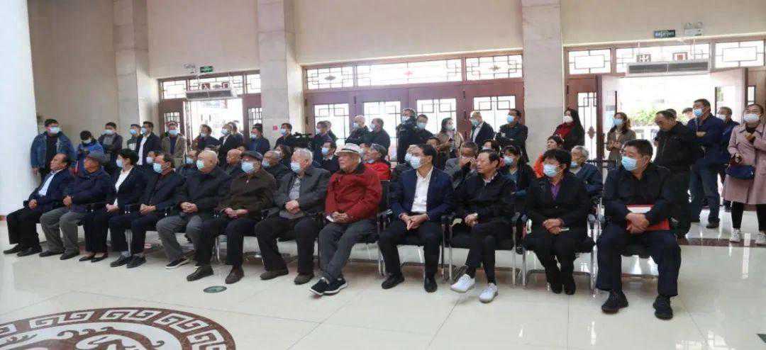 传薪载道——菏泽市老一辈书法家作品展在菏泽举行