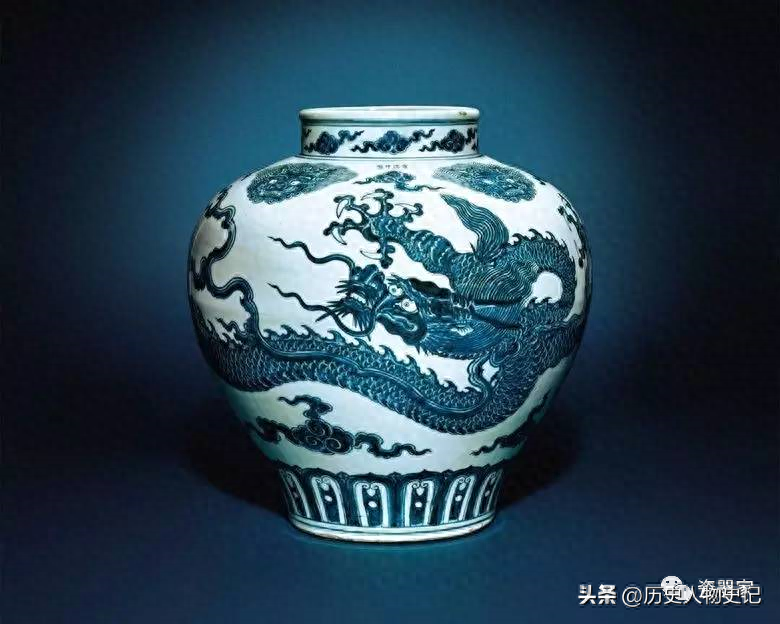 宣德青花瓷为何如此尊贵：天价明宣德青花龙纹大罐赏析