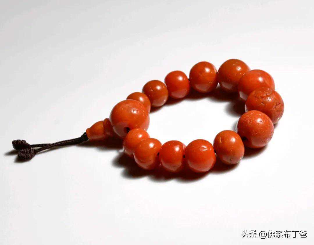 天地赤玉——浅谈明清藏传老南红玛瑙的形制和鉴别方法