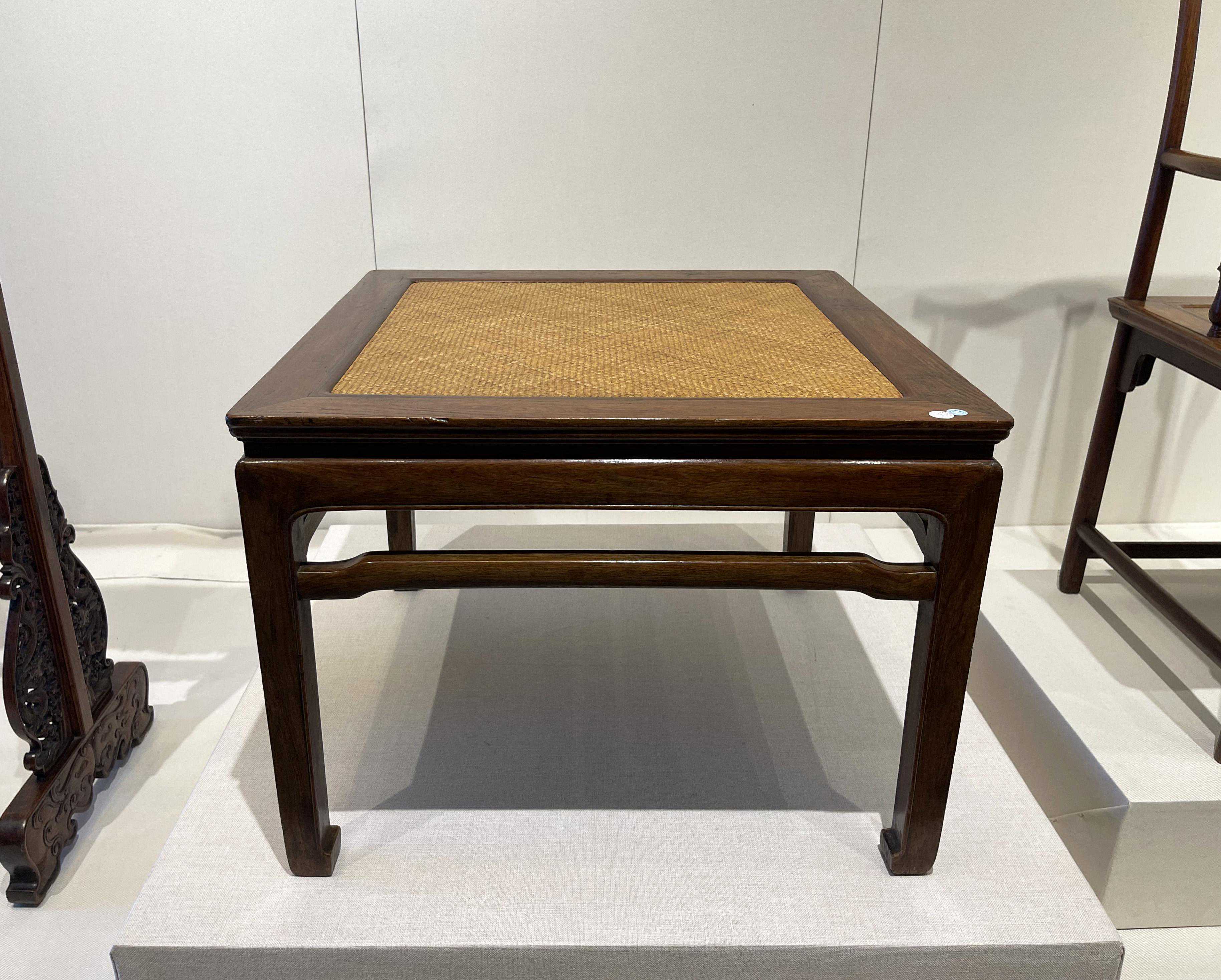 又宽又大还成对，清黄花梨禅凳出自洪氏旧藏