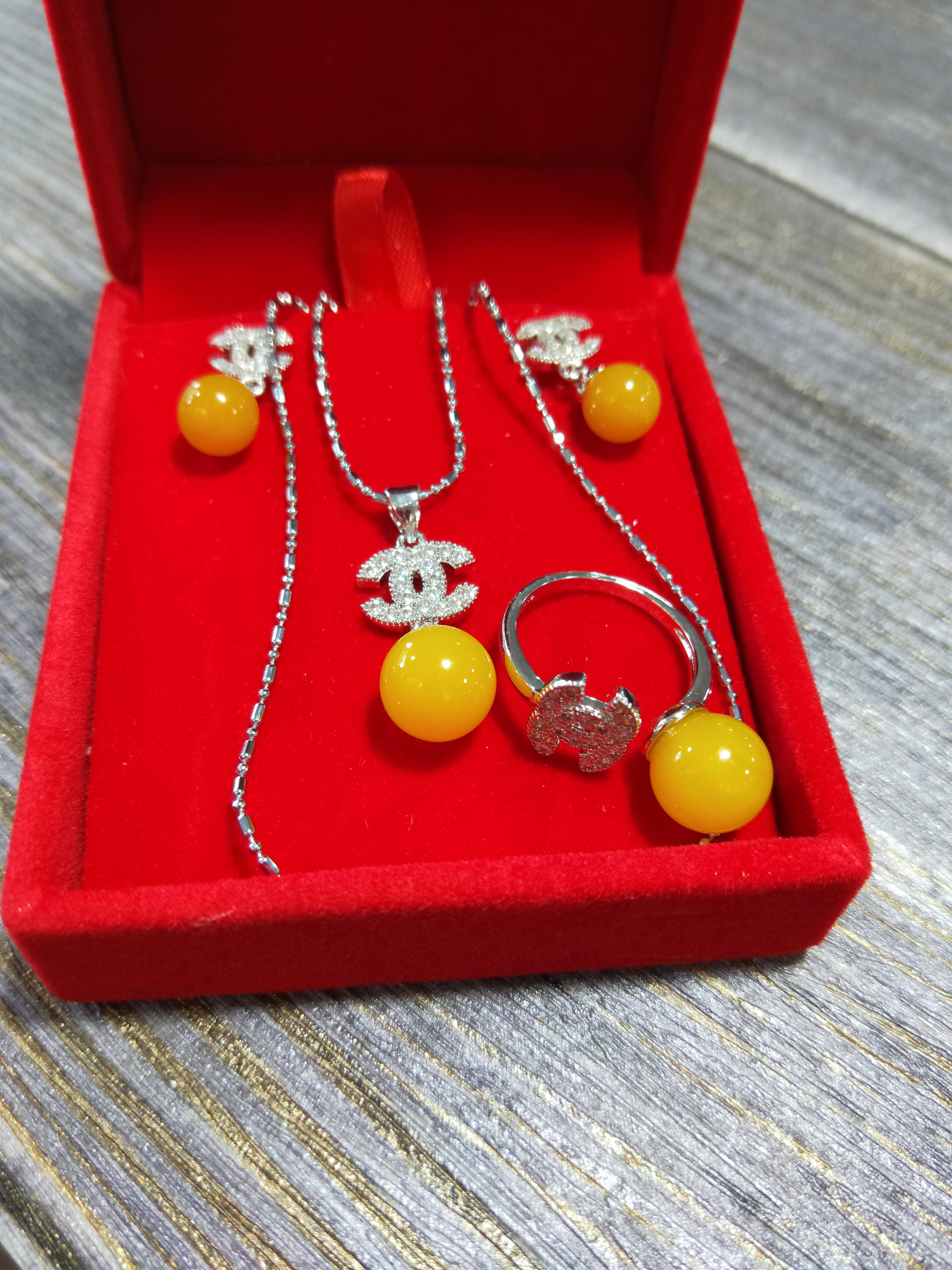 就玉论玉，与您一起鉴赏黄玉髓之美