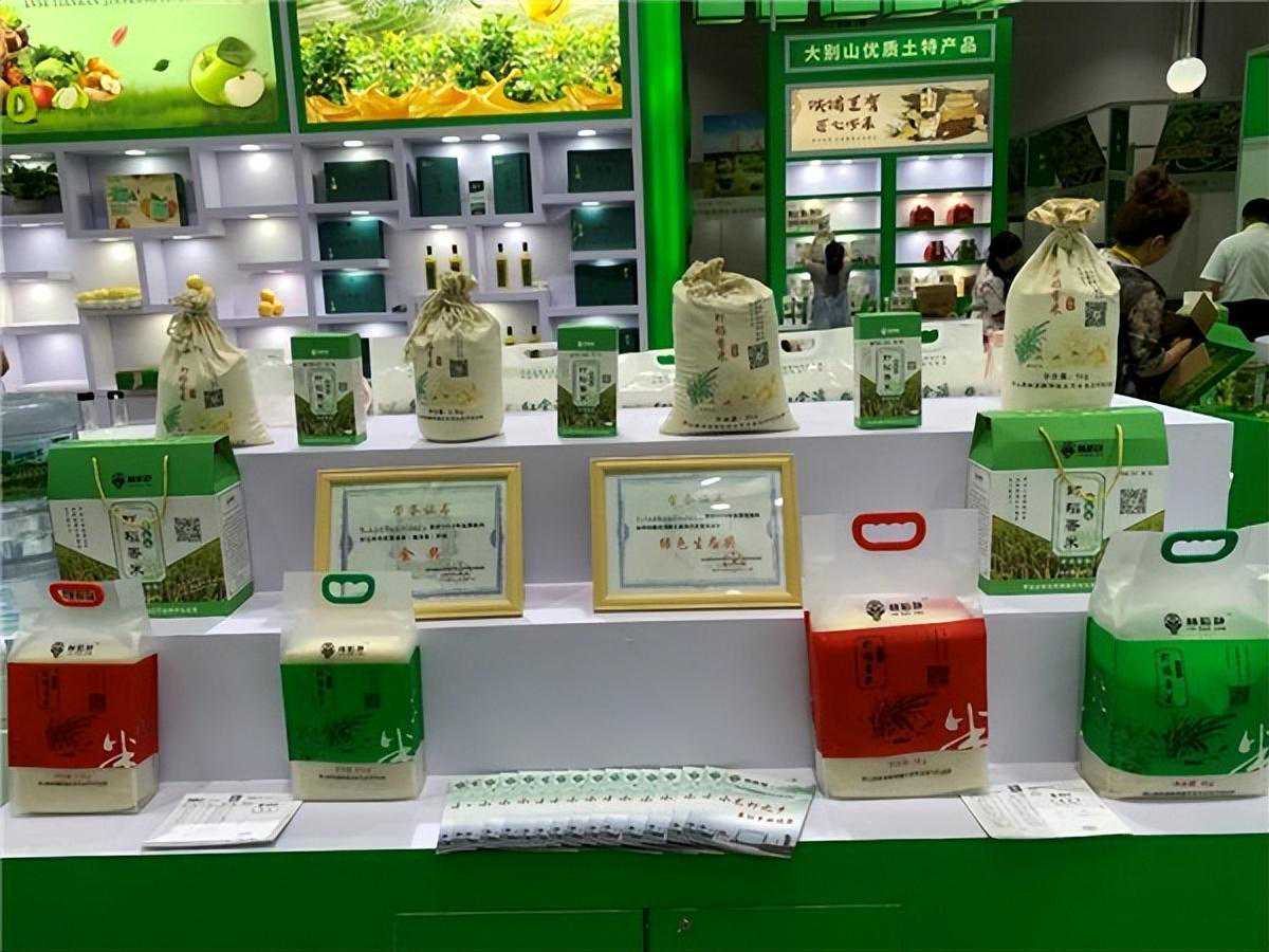 河南罗山：稻香米 腊板鸭 品尝“土特”的味“稻”