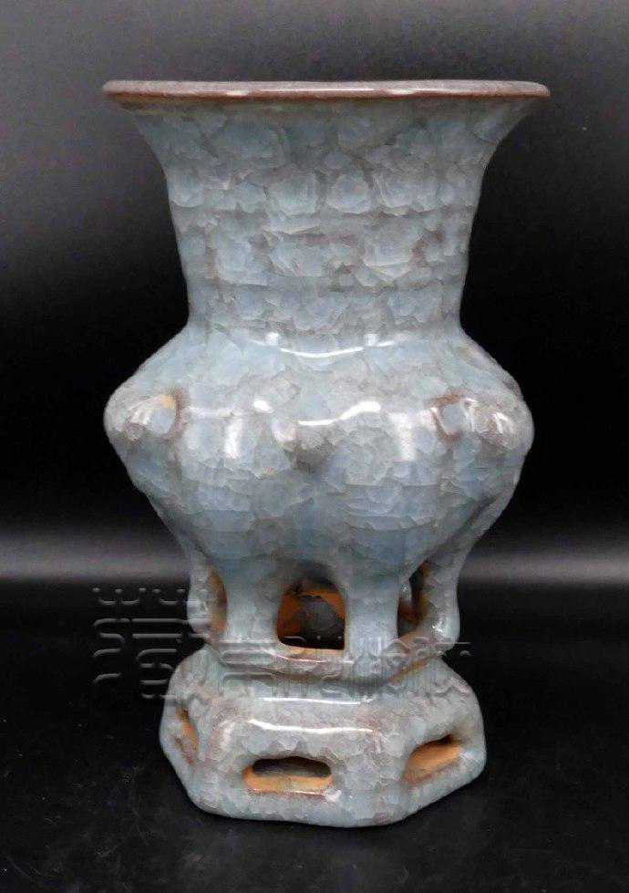 极罕见的《北宋官窑青釉冰裂纹三羊尊》鉴赏