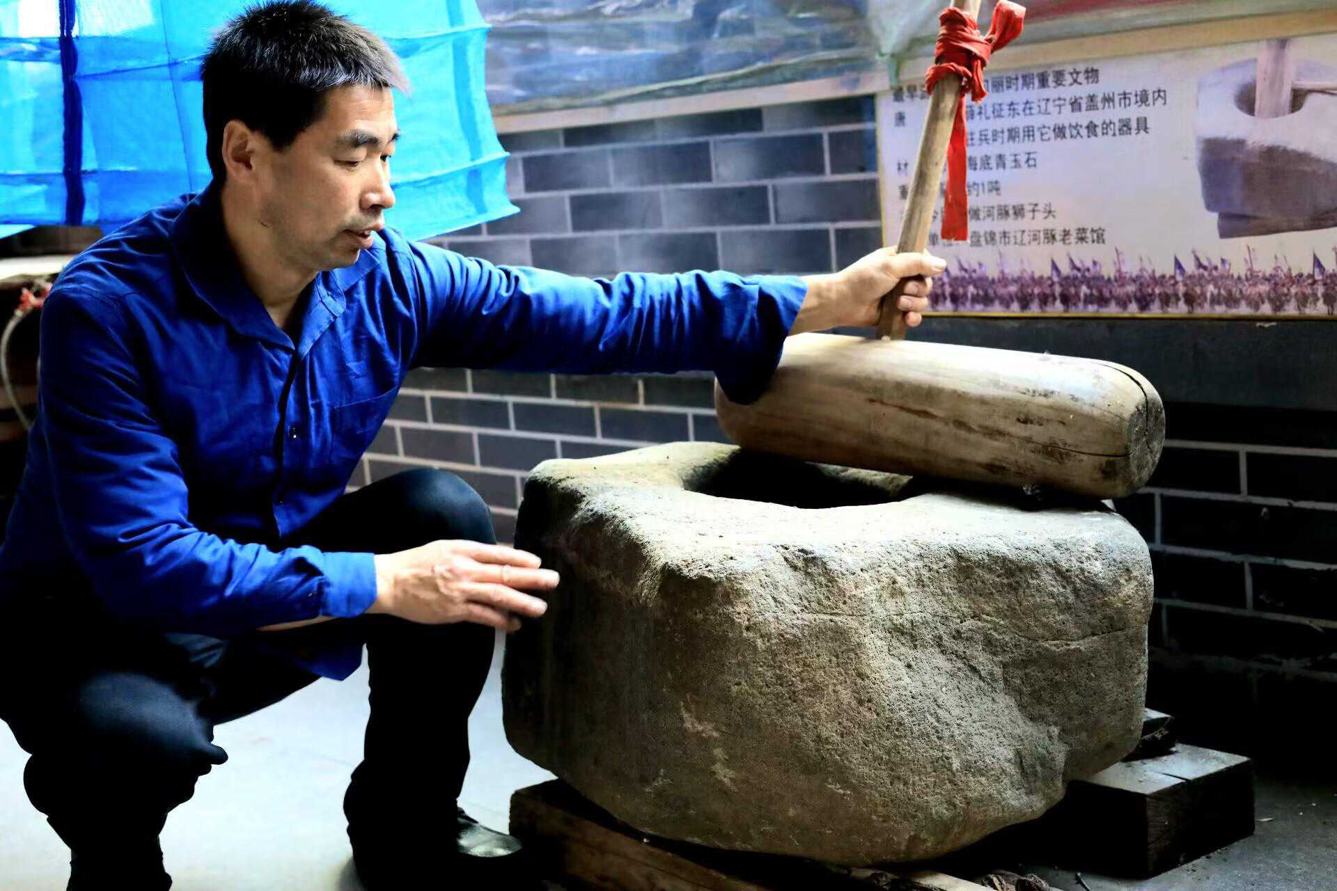 48岁厨师20年间收藏2000件老物件，建起免费民俗博物馆