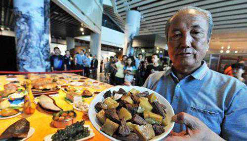 当了18年大厨的人收藏啥石头？十多年打造两桌“满汉全席”