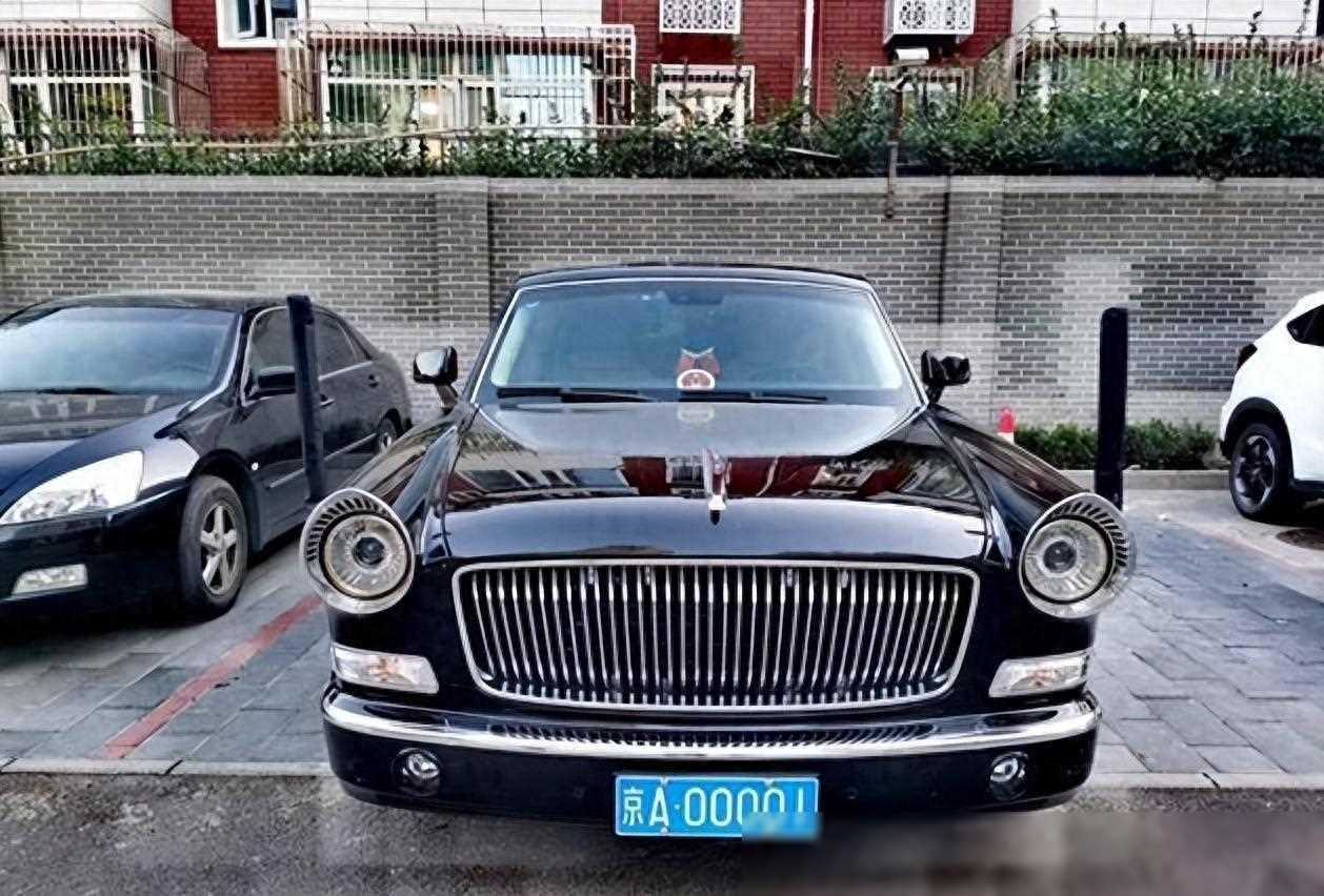 两块稀有车牌，一块收藏于上海博物馆，一块拍出1亿多天价