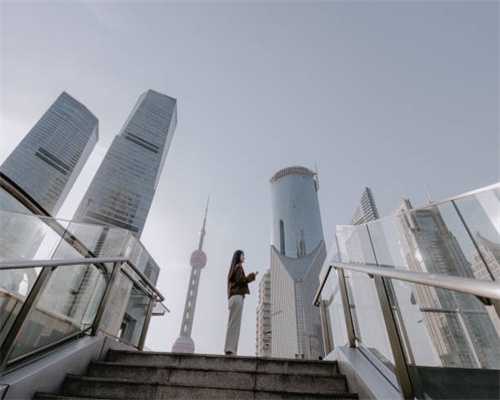 古泉赏析之明代铜钱万历通宝背月孕日小平